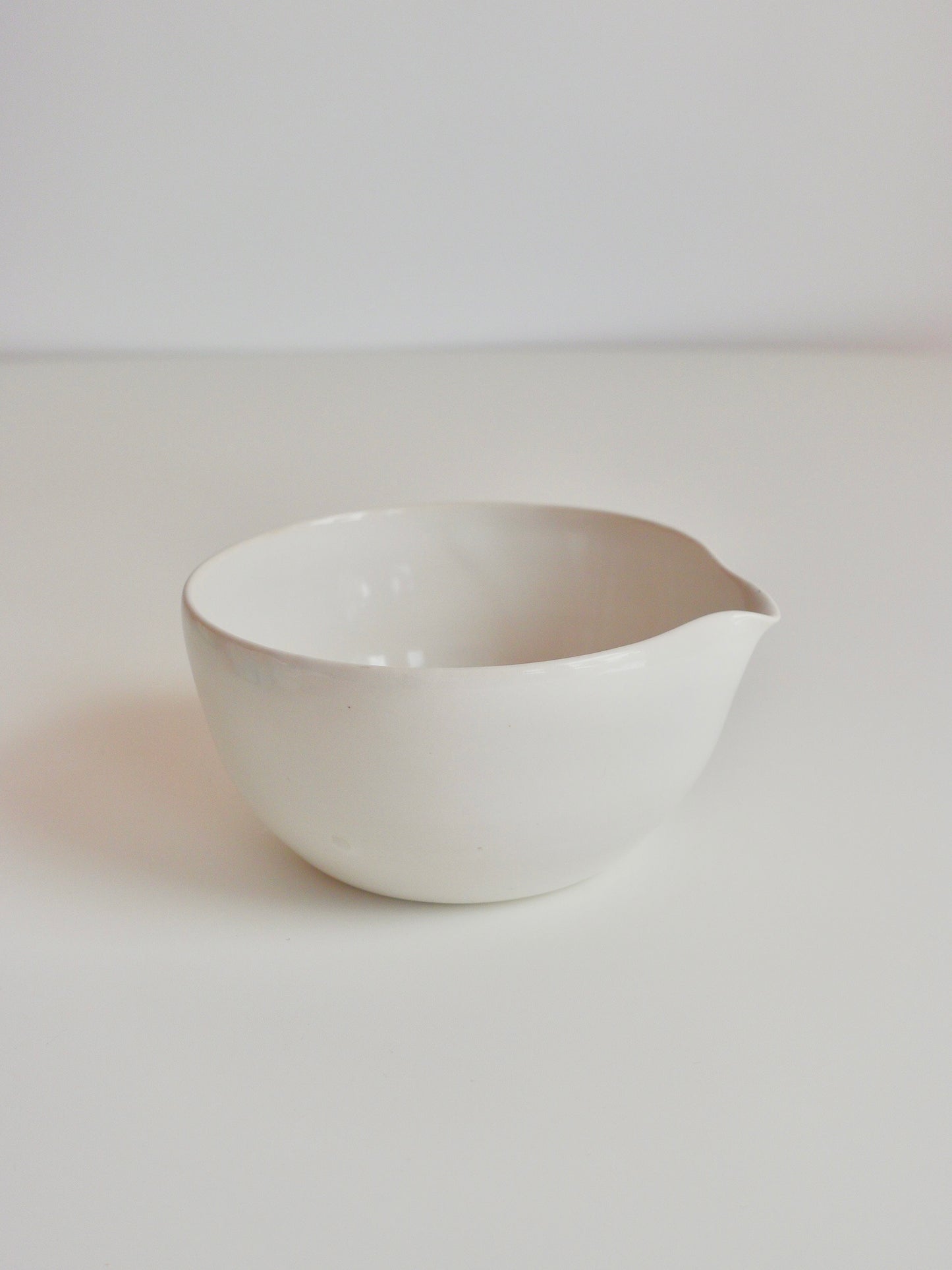 White Mimi Hearts Matcha Bowl