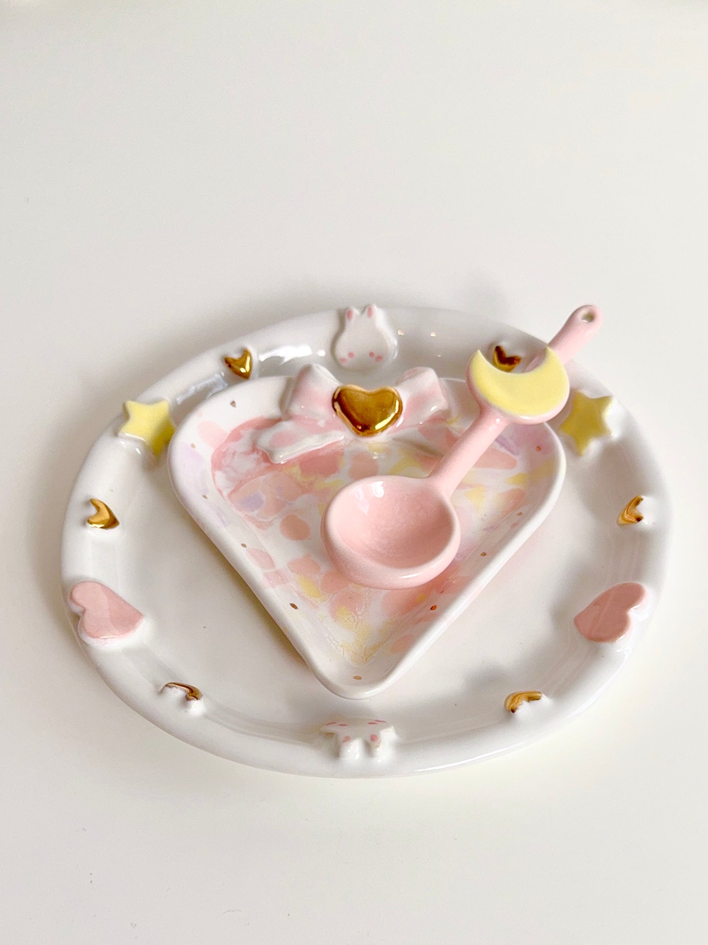 White and Pastel Gold Bow Heart Plate