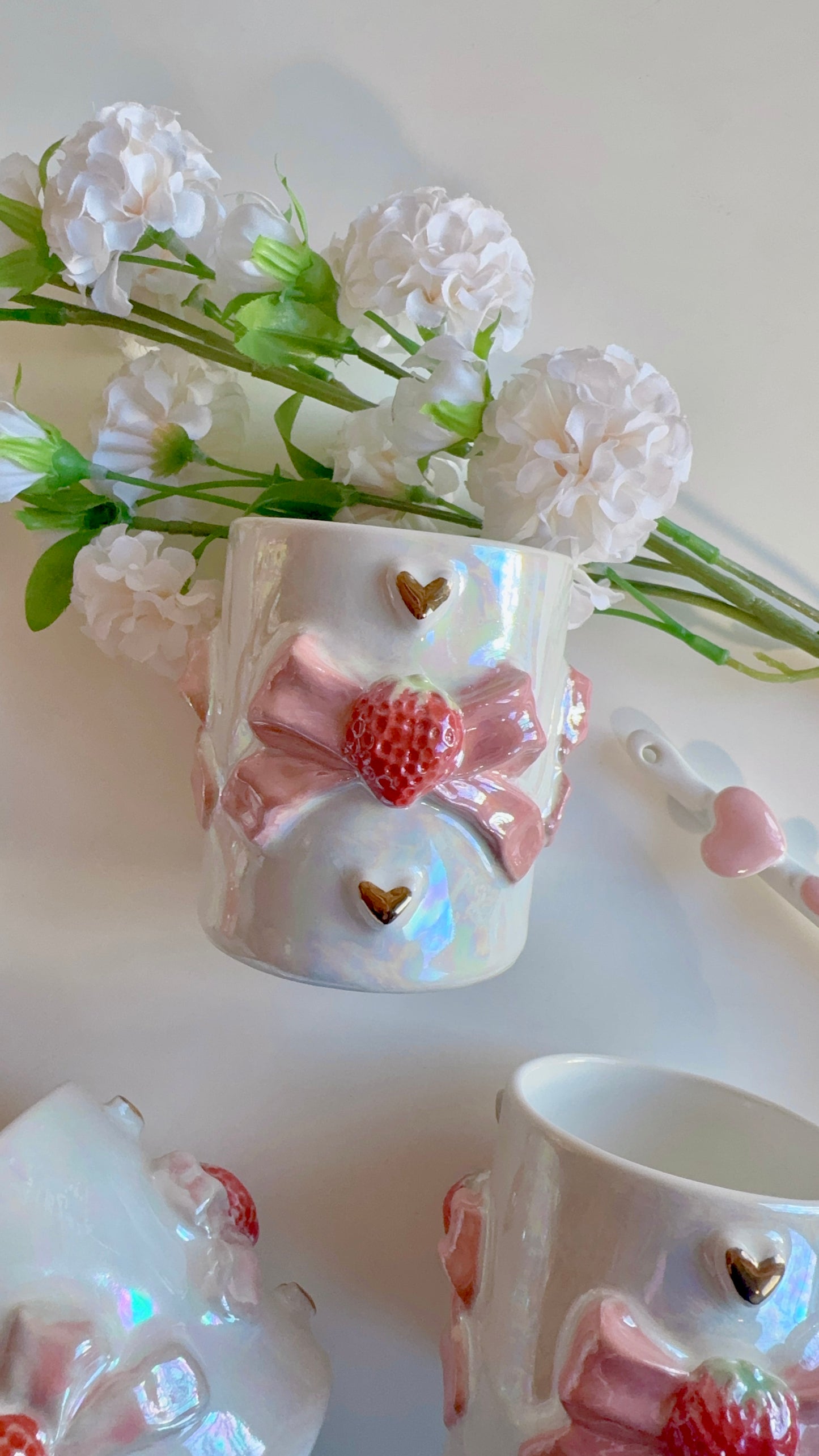 White Strawberry Bow Smooth Tumbler