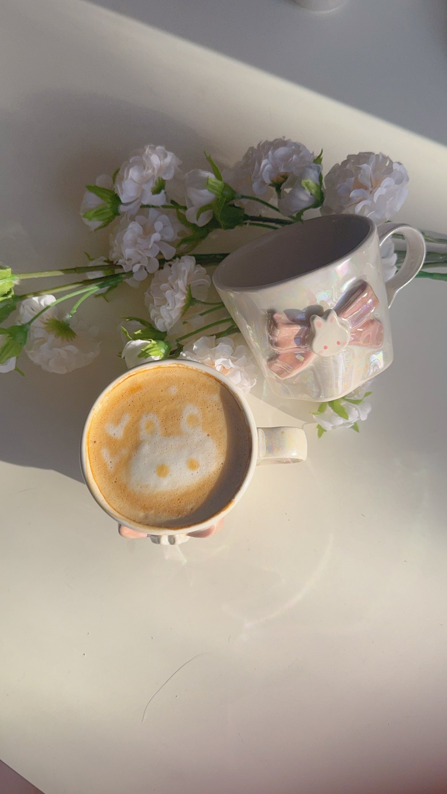 Pearlescent Bun Bow Floral Cup