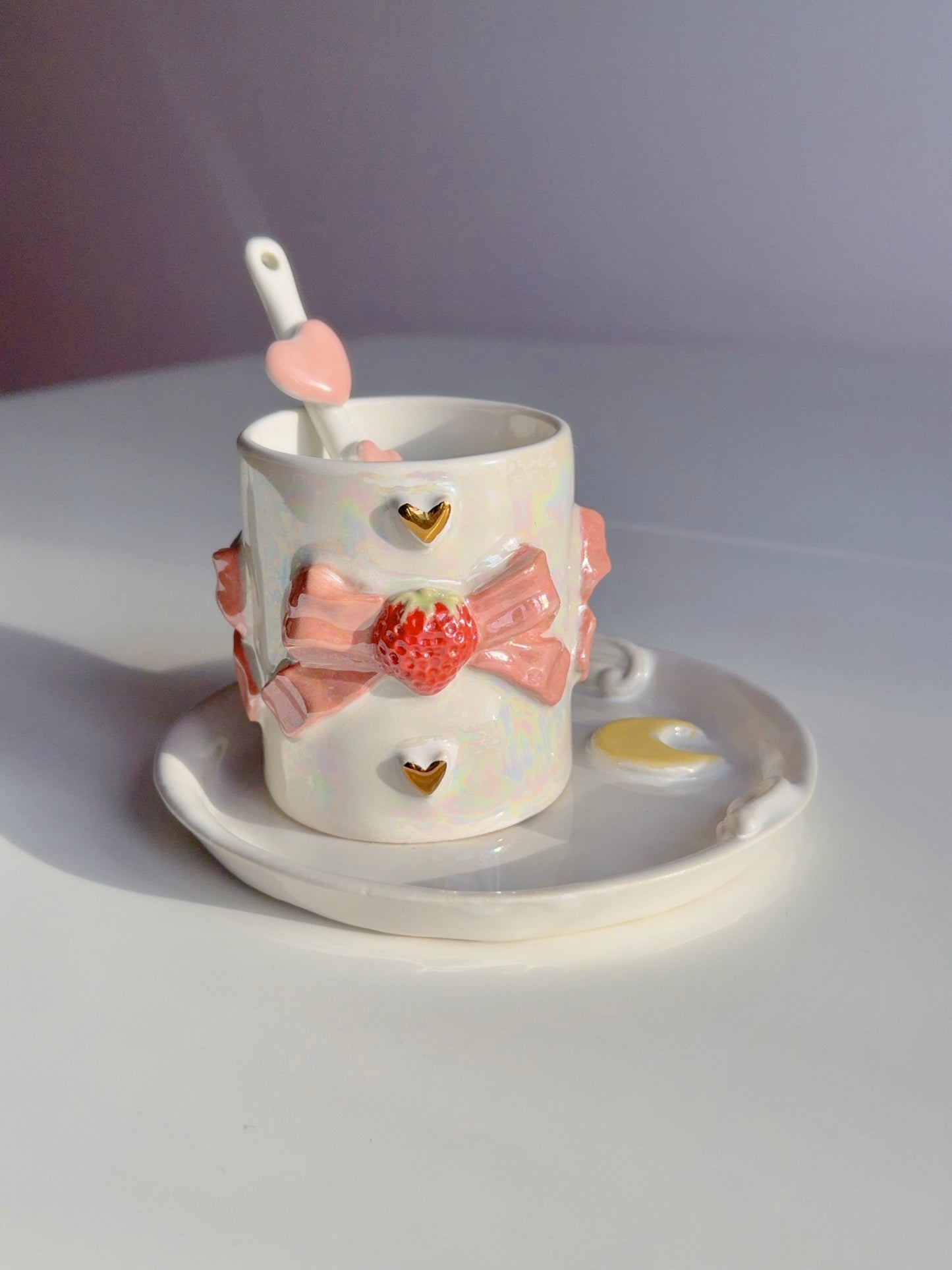 White Strawberry Bow Smooth Tumbler