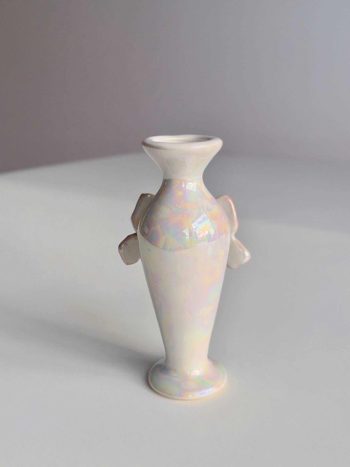 Lustre Heart Bow Vase 2